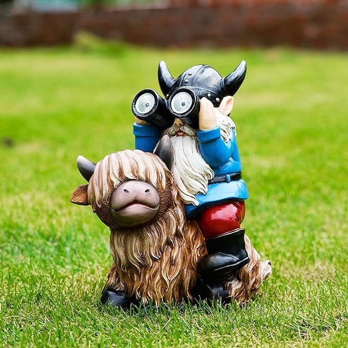 Joint Honglin Garden Gnome Statues Resin Gnome Sitting on Highland Cow Solar Lights Outdoor Telescope Gnome Gifts for Yard, Patio Decor (Cow Gnome)